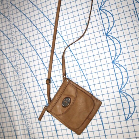 Fossil Tan Pebbled Leather Crossbody Bag - Picture 3 of 8